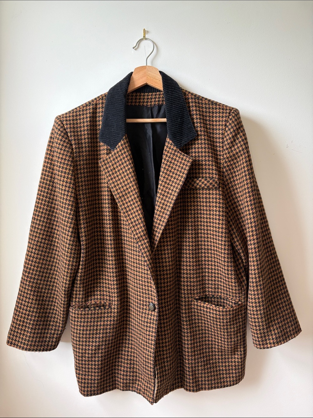 Vintage blazer in Houndstooth Brown with corduroy Collar